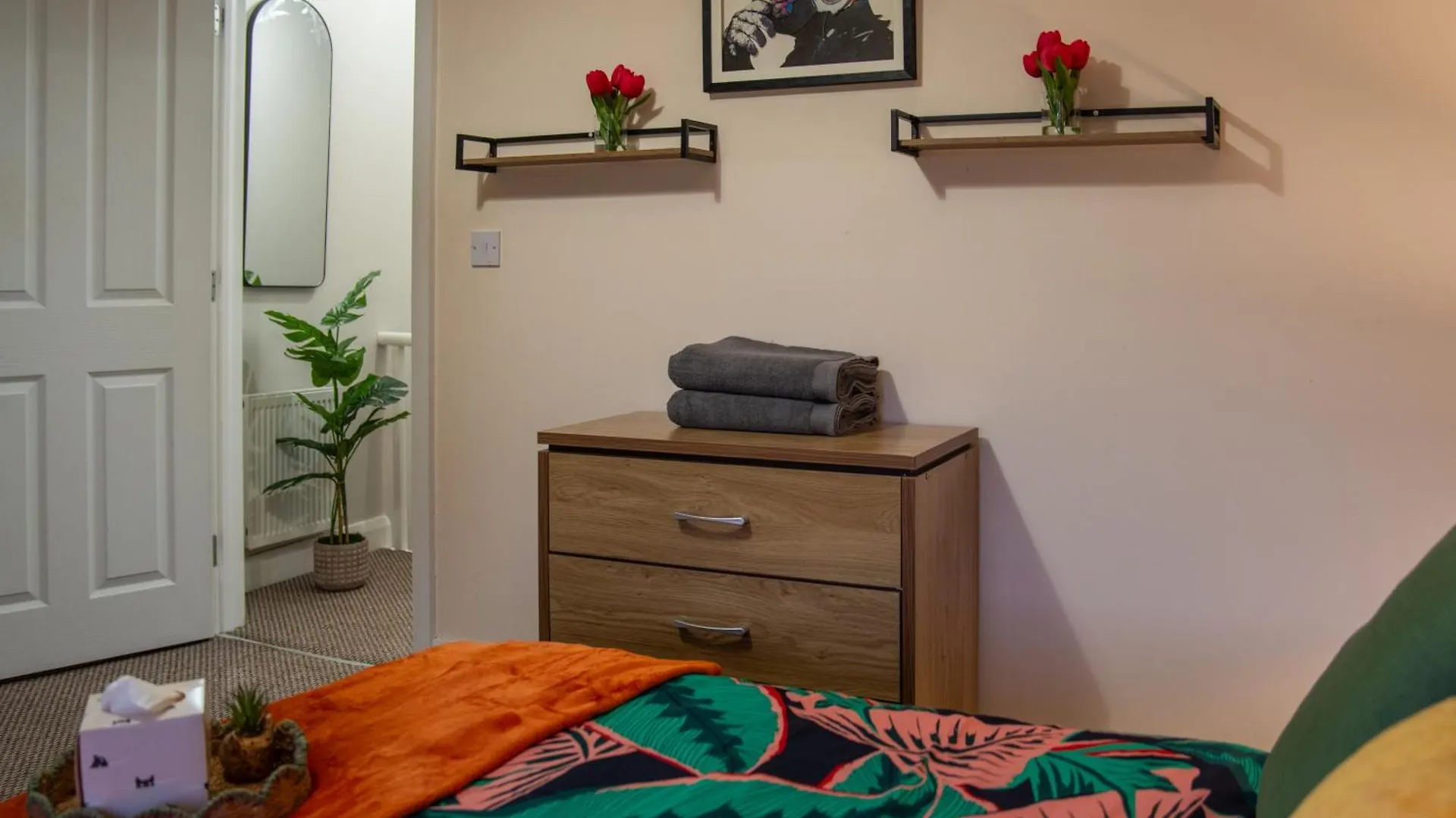 Ferienwohnung 2 Bed Mid-Terrace House With Free Parking Belfast 0*,  Großbritannien